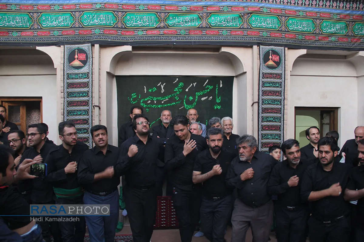 مراسم عزاداری سنتی حسن حسین (ع) در حسینیه گود بیرجند&lrm;