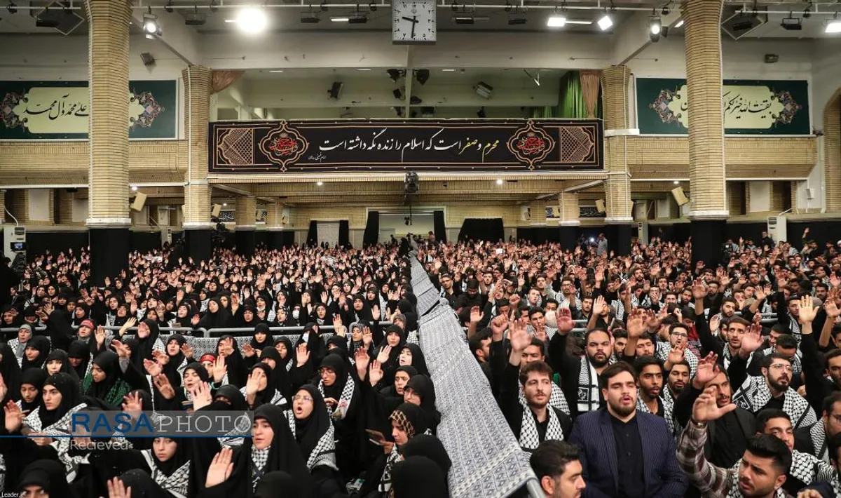 عزاداری هیئت&zwnj;های دانشجویی در روز اربعین حسینی (ع) با حضور رهبر انقلاب