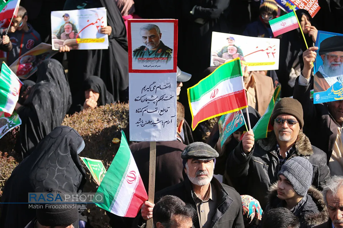 حضور سردار شهید حاج قاسم سلیمانی در راهپیمایی ۲۲ بهمن ۱۳۹۸