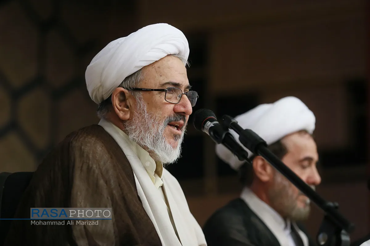 رونمایی از کتاب پرتویی از تفسیر اهل بیت (علیهم السلام)