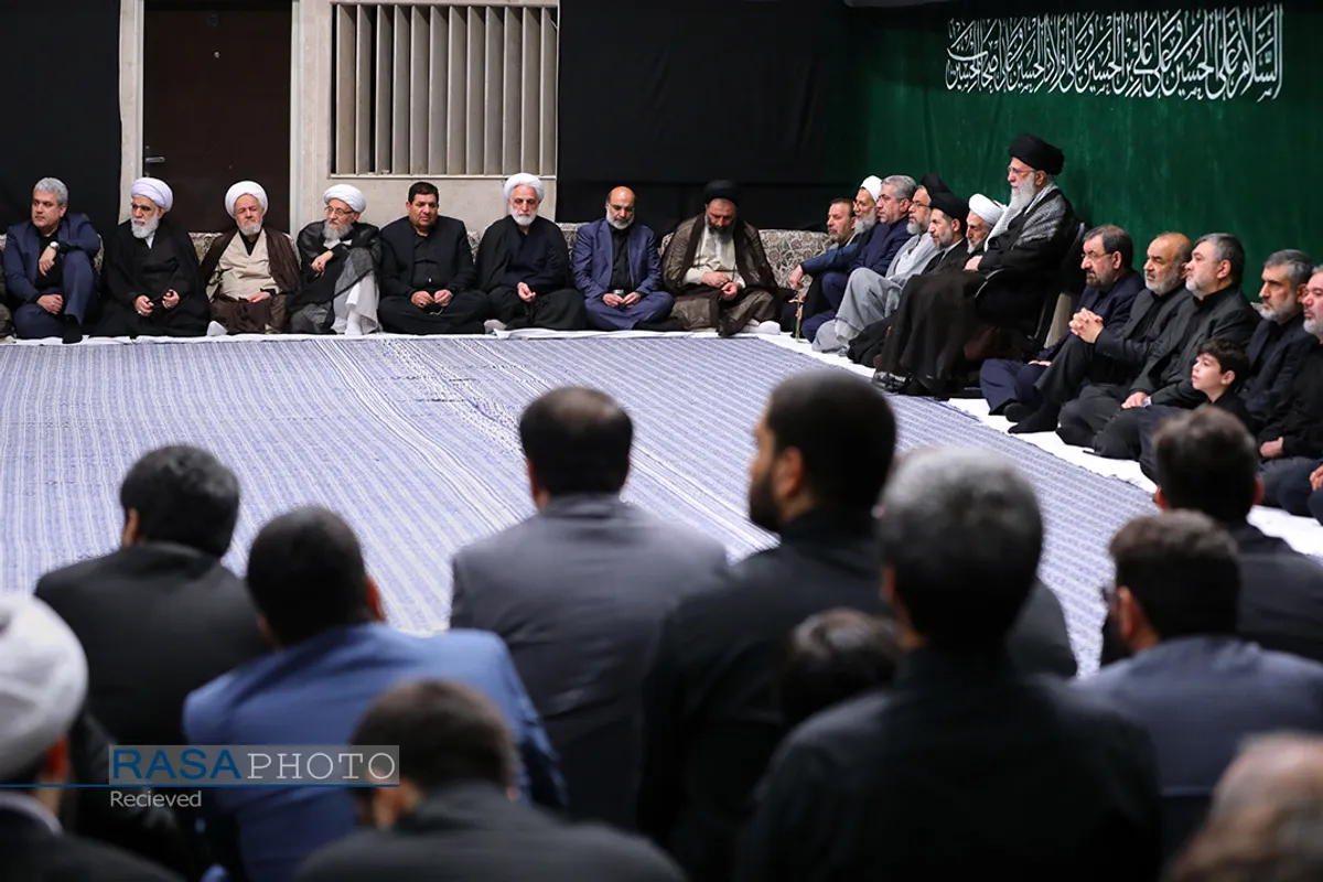 اولین شب مراسم عزاداری حضرت اباعبدالله الحسین (علیه&zwnj;السلام) با حضور رهبر انقلاب امام خامنه ای
