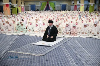 مراسم جشن تکلیف دختران دانش&zwnj;آموز با حضور مقام معظم رهبری