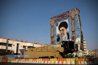 نمایشگاه یادمان ایثار در میدان بهارستان تهران