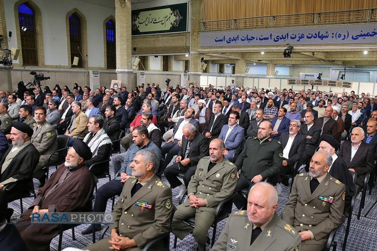 دیدار دست&zwnj;اندرکاران برگزاری کنگره ملی شهدای استان لرستان با مقام معظم رهبری