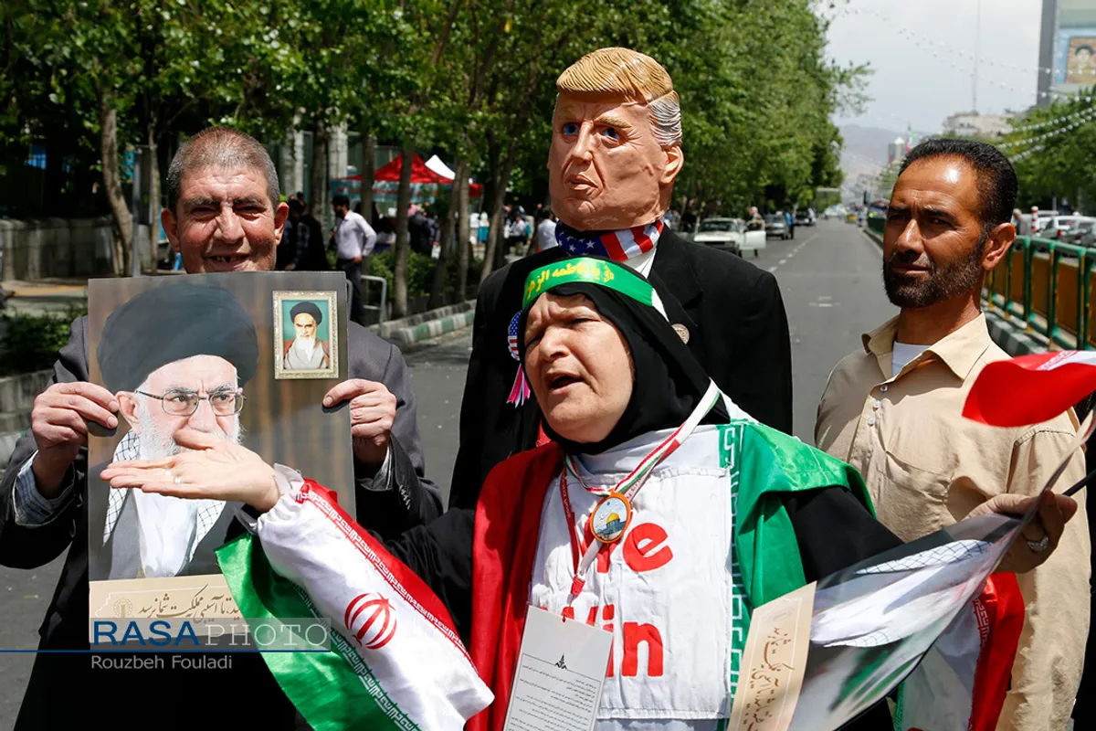 راهپیمایی نمازگزاران تهرانی در حمایت از بیانیه شورای عالی امنیت ملی&lrm;
