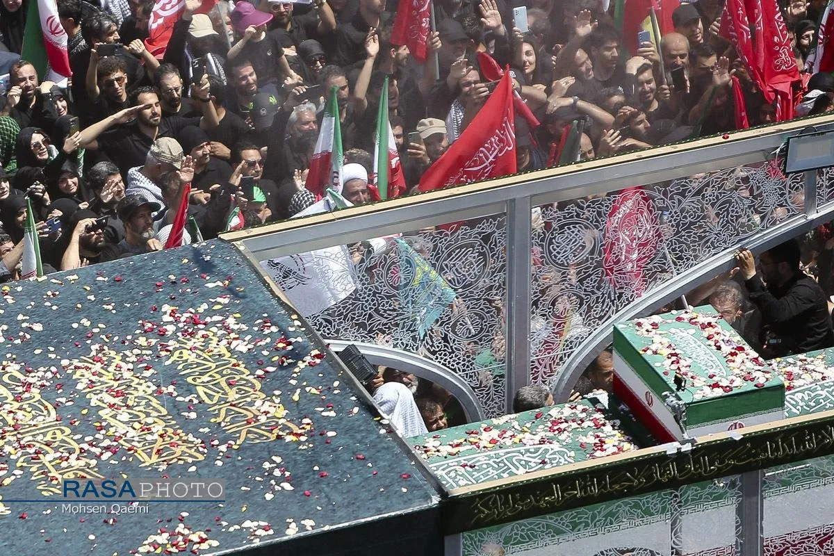 تشییع تاریخی رهبر شهید انقلاب در تهران -۲