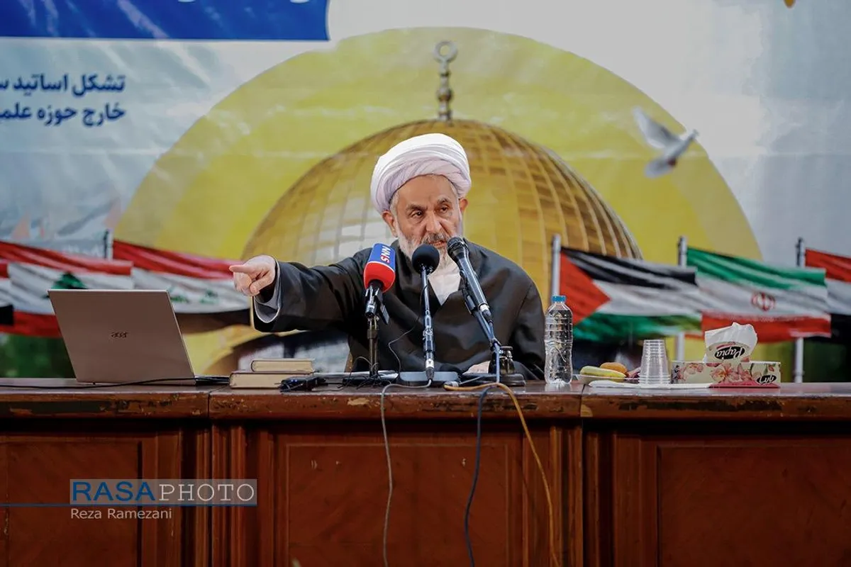 نشست تشکل اساتید سطوح عالی و خارج حوزه علمیه با موضوع "طوفان الاقصی و تحولات جهانی"