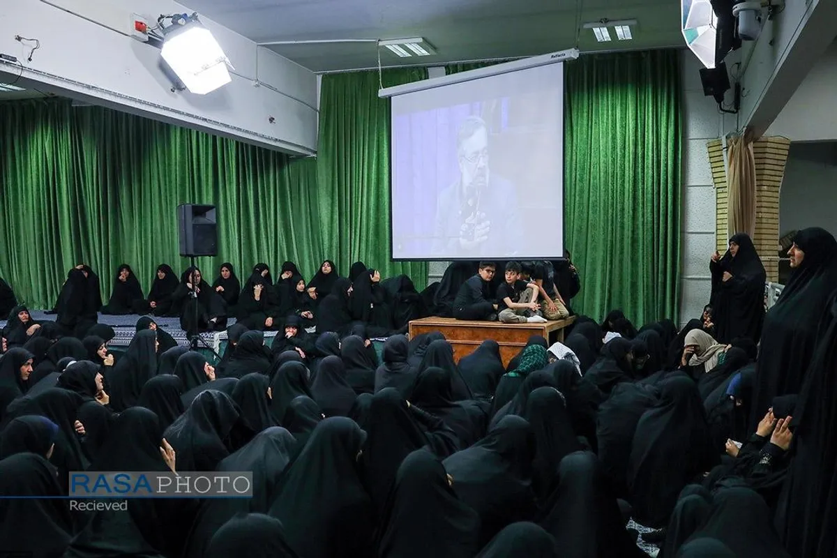 مراسم بزرگداشت رئیس&zwnj;جمهور شهید و همراهان گرامی ایشان با حضور رهبر انقلاب