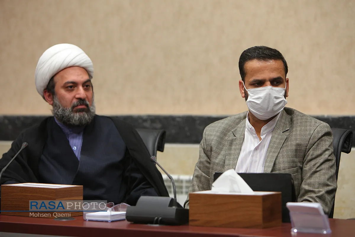 دومین نشست قرآن کتاب مبین با حضور حجت الاسلام والمسلمین بهجت&zwnj;پور
