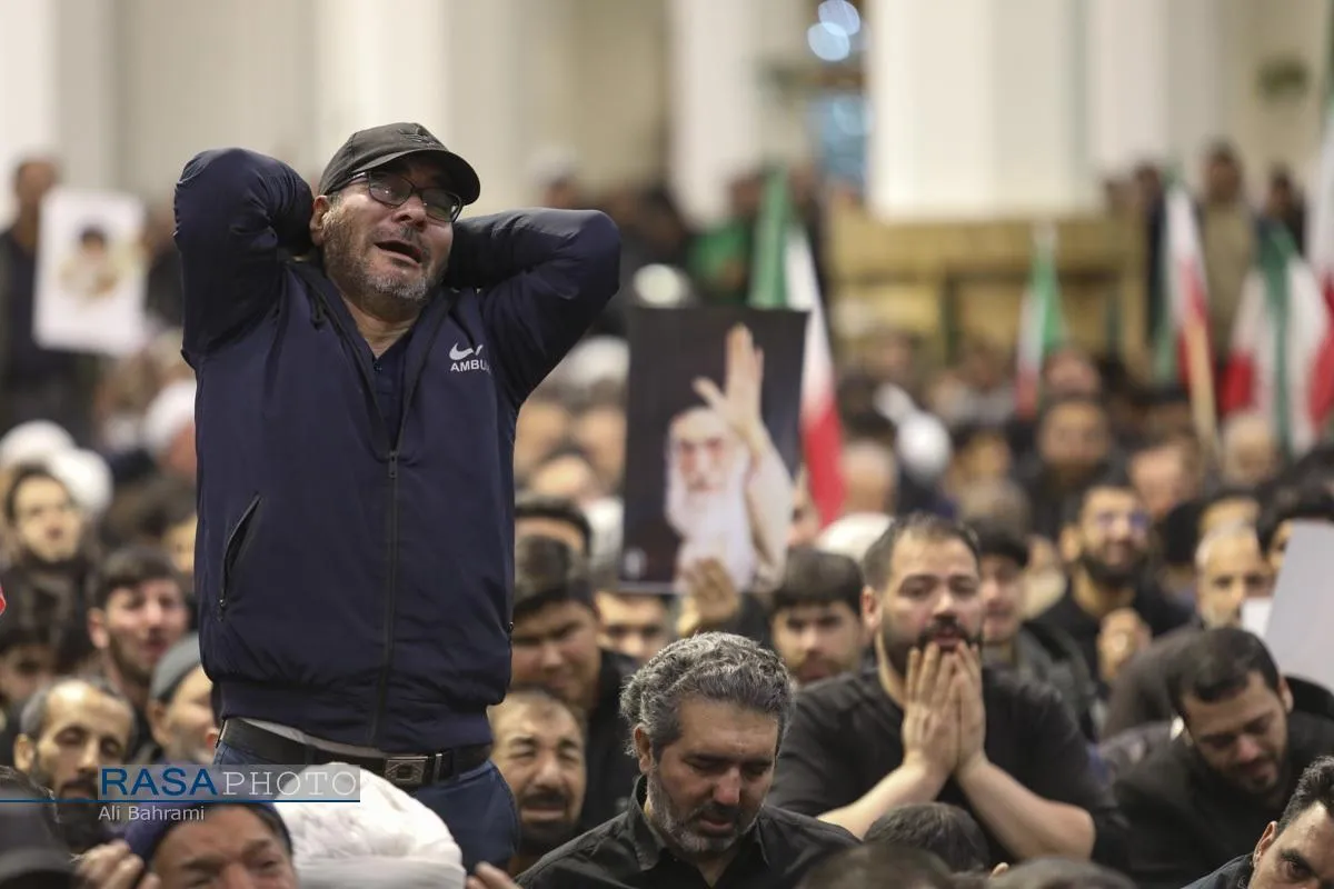تجمع مردم قم در پی اعلام خبر شهادت رهبر معظم انقلاب