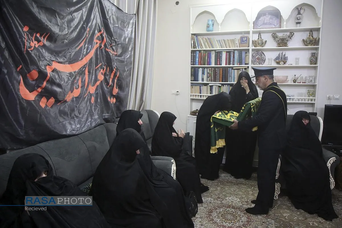 حضور خادمان حرم حضرت معصومه (س) در منزل سپهبد شهید عبدالرحیم موسوی