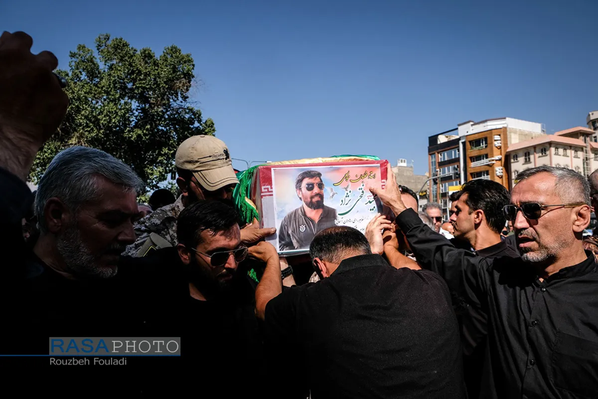تشییع شهید خلبان &laquo;مجید فتحی نژاد&raquo; در تهران