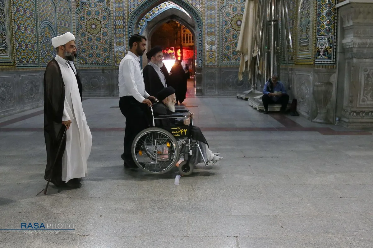 تشرف حضرت آیت الله شبیری زنجانی به حرم حضرت فاطمه معصومه (سلام&zwnj;الله&zwnj;علیها)