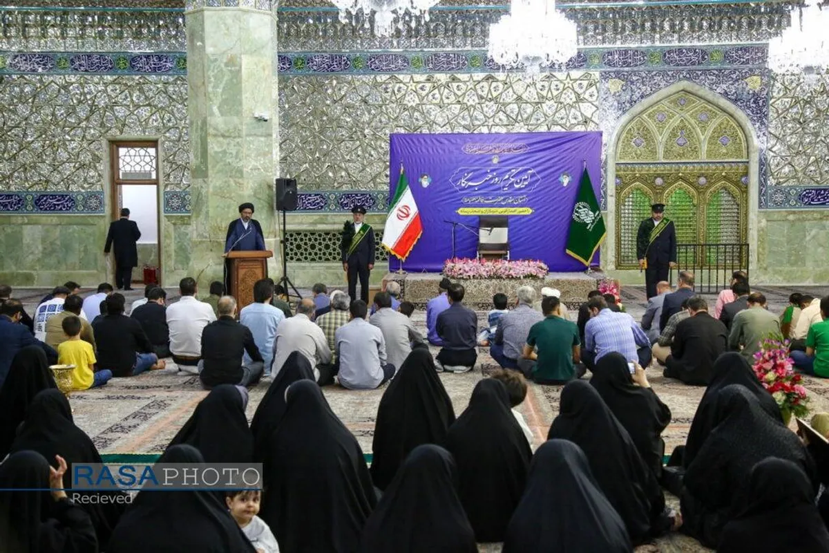 آیین غبارروبی حرم مطهر بانوی کرامت (س) با حضور اصحاب رسانه