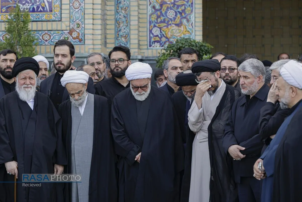 تشییع پیکر وزیر اطلاعات در حرم مطهر رضوی