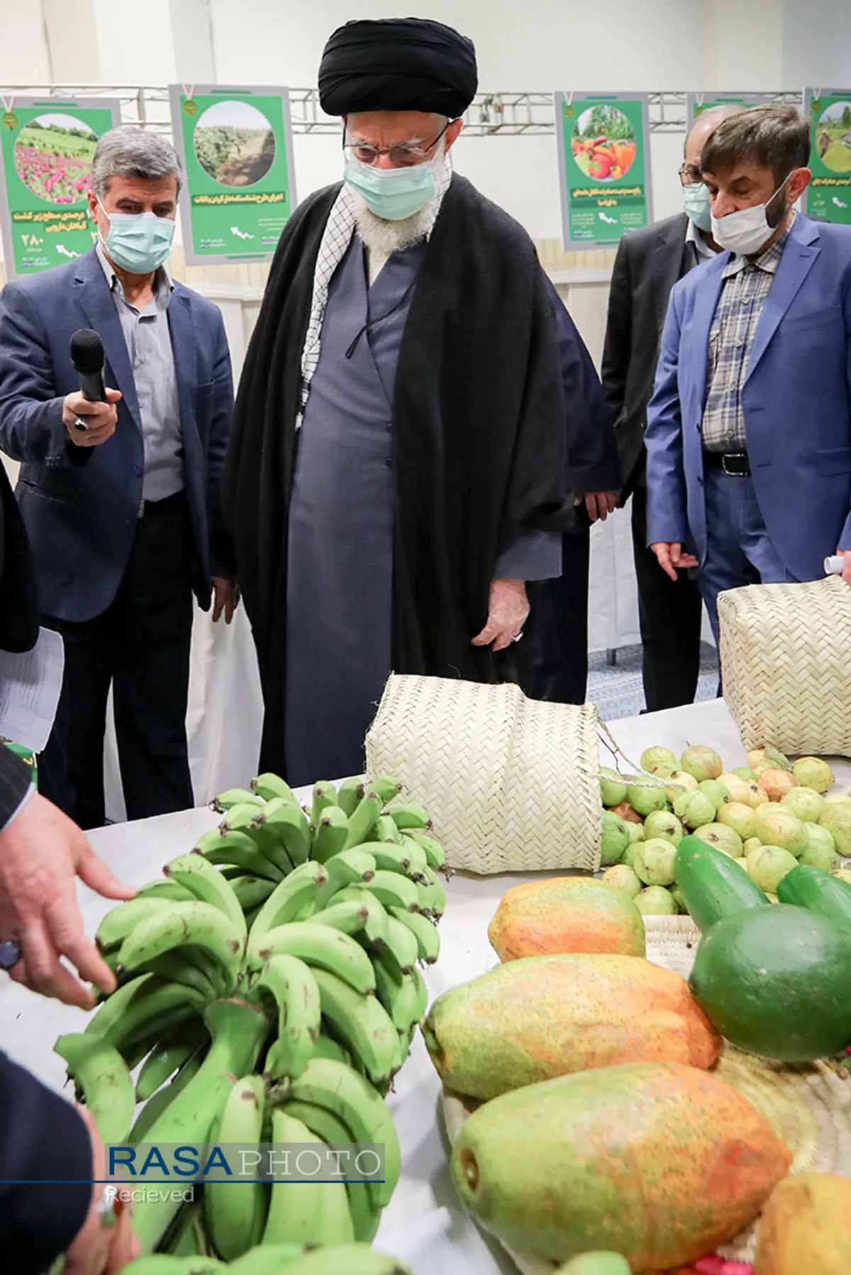 بازدید مقام معظم رهبری از نمایشگاه توانمندی&zwnj;های صنعتی