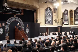 مراسم عزاداری شام غریبان با حضور مقام معظم رهبری