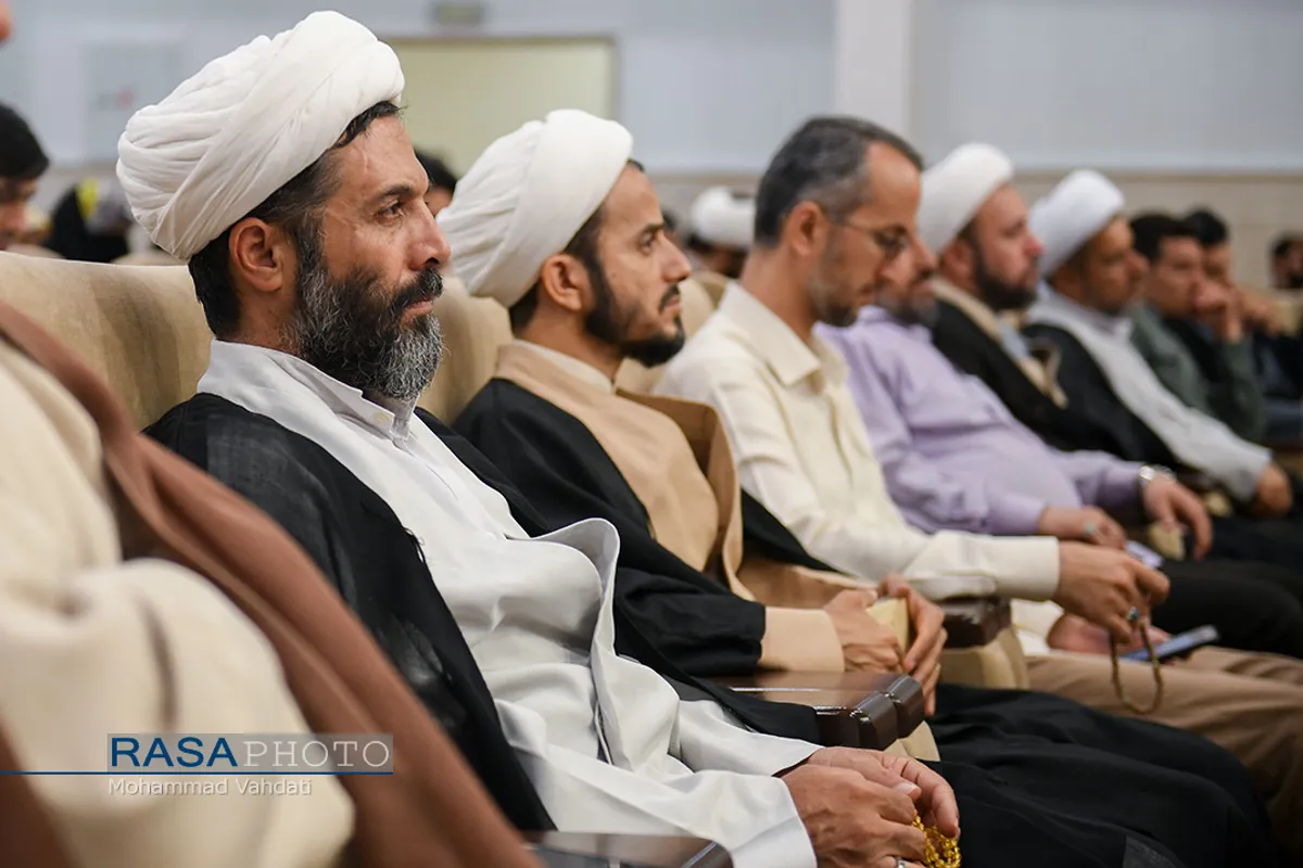 آئین رونمایی از کتاب حقیقت عظیم