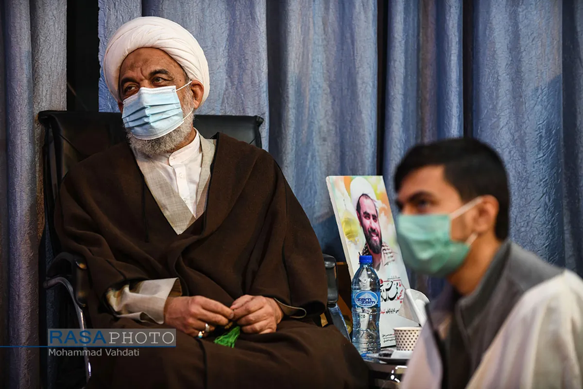بزرگداشت حضرات آیات یزدی و مصباح یزدی در مدرسه حقانی قم
