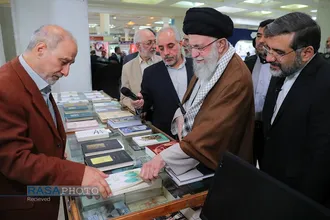 بازدید رهبر معظم انقلاب از سی و پنجمین نمایشگاه بین&zwnj;المللی کتاب تهران