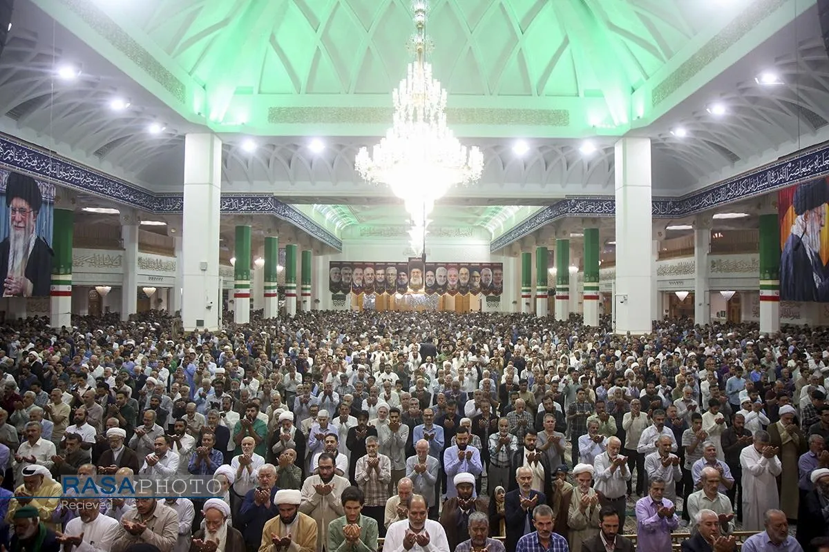 اقامه نماز عید سعید قربان در حرم حضرت معصومه (س)