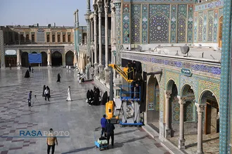 سیاه پوش ضریح و صحن&zwnj;های حرم کریمه اهلبیت (ع) در آستانه محرم