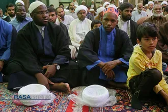 مراسم عمامه&zwnj;گذاری طلاب در بیوت مراجع تقلید در روز عید سعید غدیر