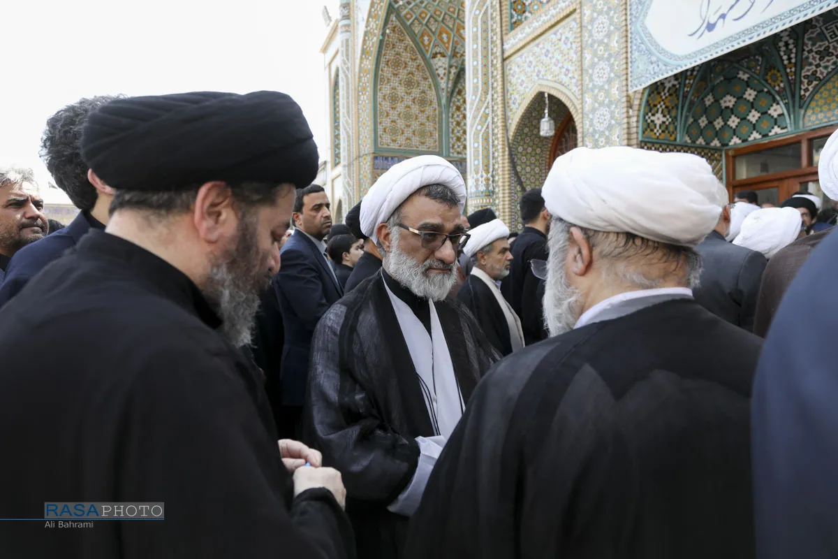 تشییع پیکر حضرت آیت الله شبیری زنجانی در قم - ۲
