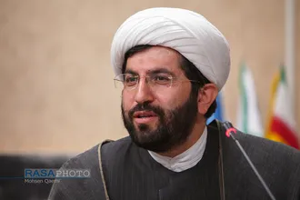 نشست صمیمی جمعی از نخبگان حوزه با حجت الاسلام والمسلمین عماد