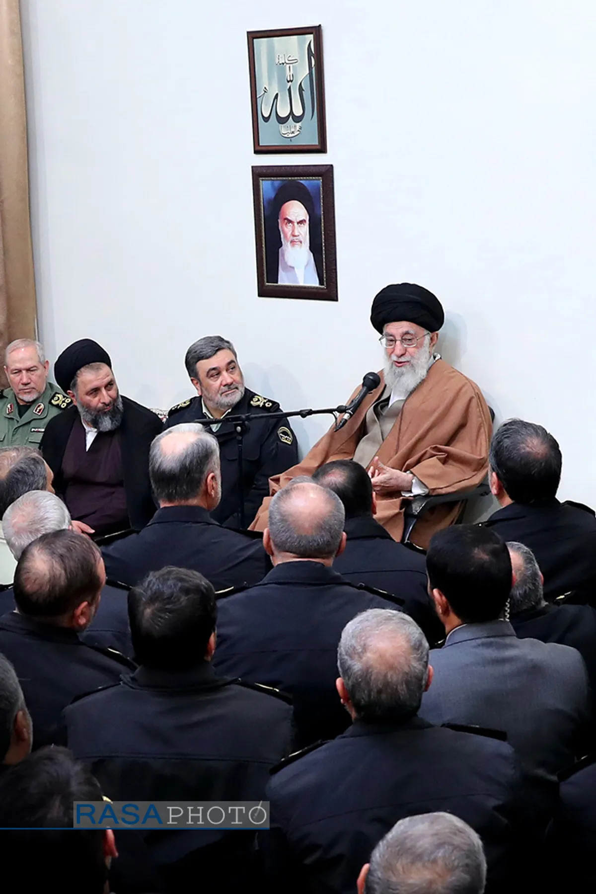 دیدار فرماندهان نیروی انتظامی با فرمانده کل قوا