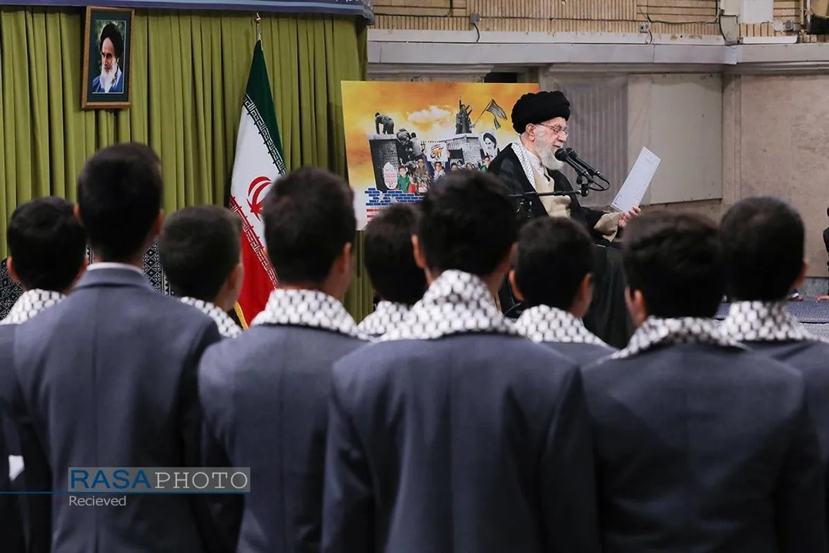 دیدار دانش&zwnj;آموزان و دانشجویان با مقام معظم رهبری