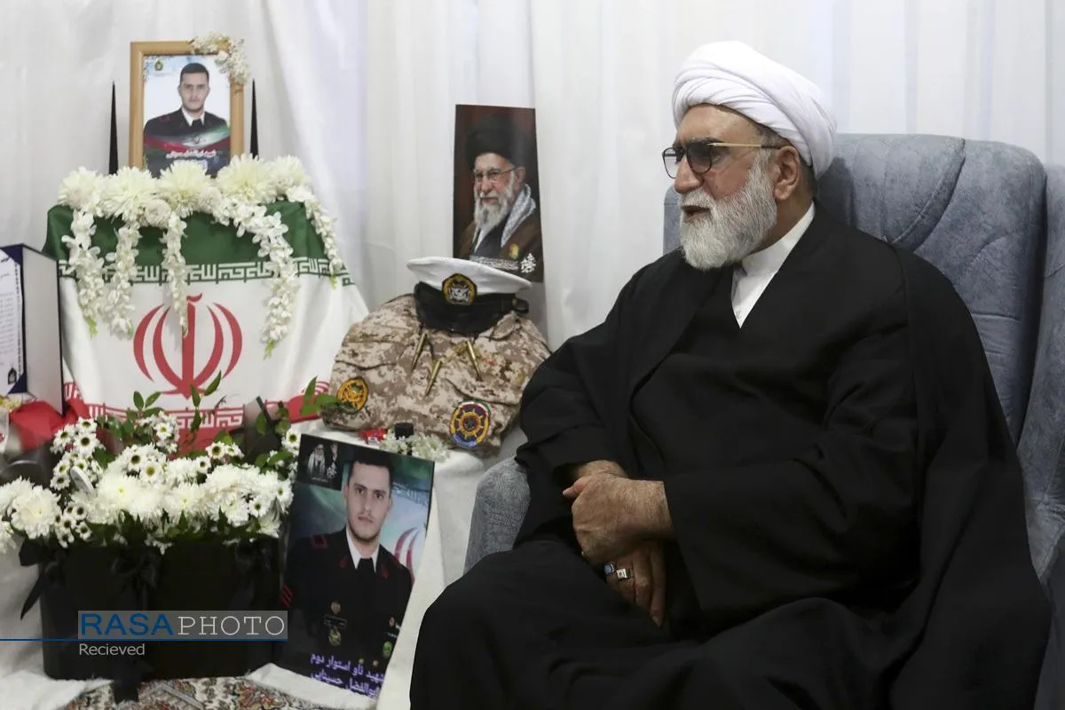 دیدار تولیت آستان قدس رضوی با خانواده شهدای ناوچه دنا
