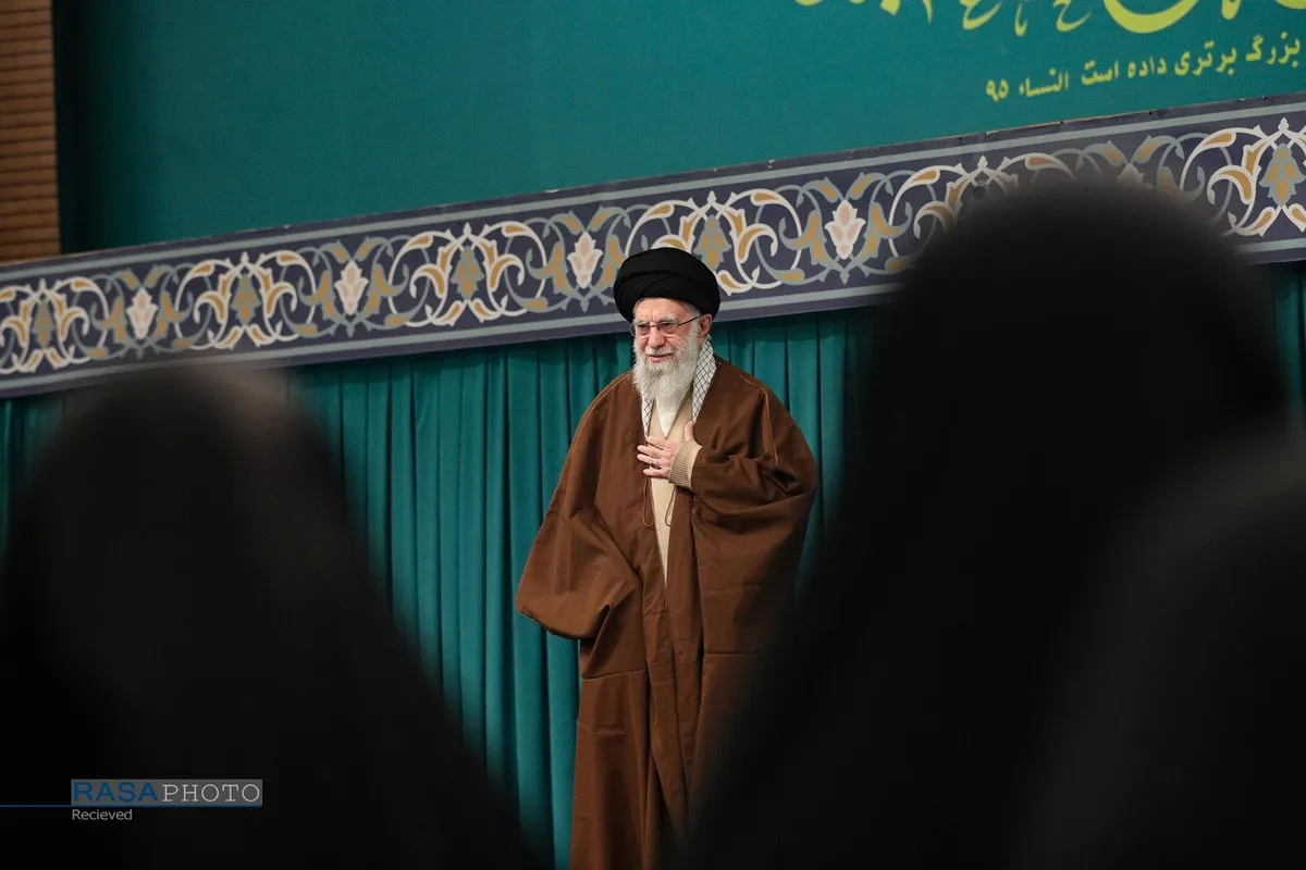دیدار جمعی از خانواده&zwnj;های شهدای مدافع حرم و مقاومت در پنجمین سالگرد شهید سلیمانی با رهبر انقلاب