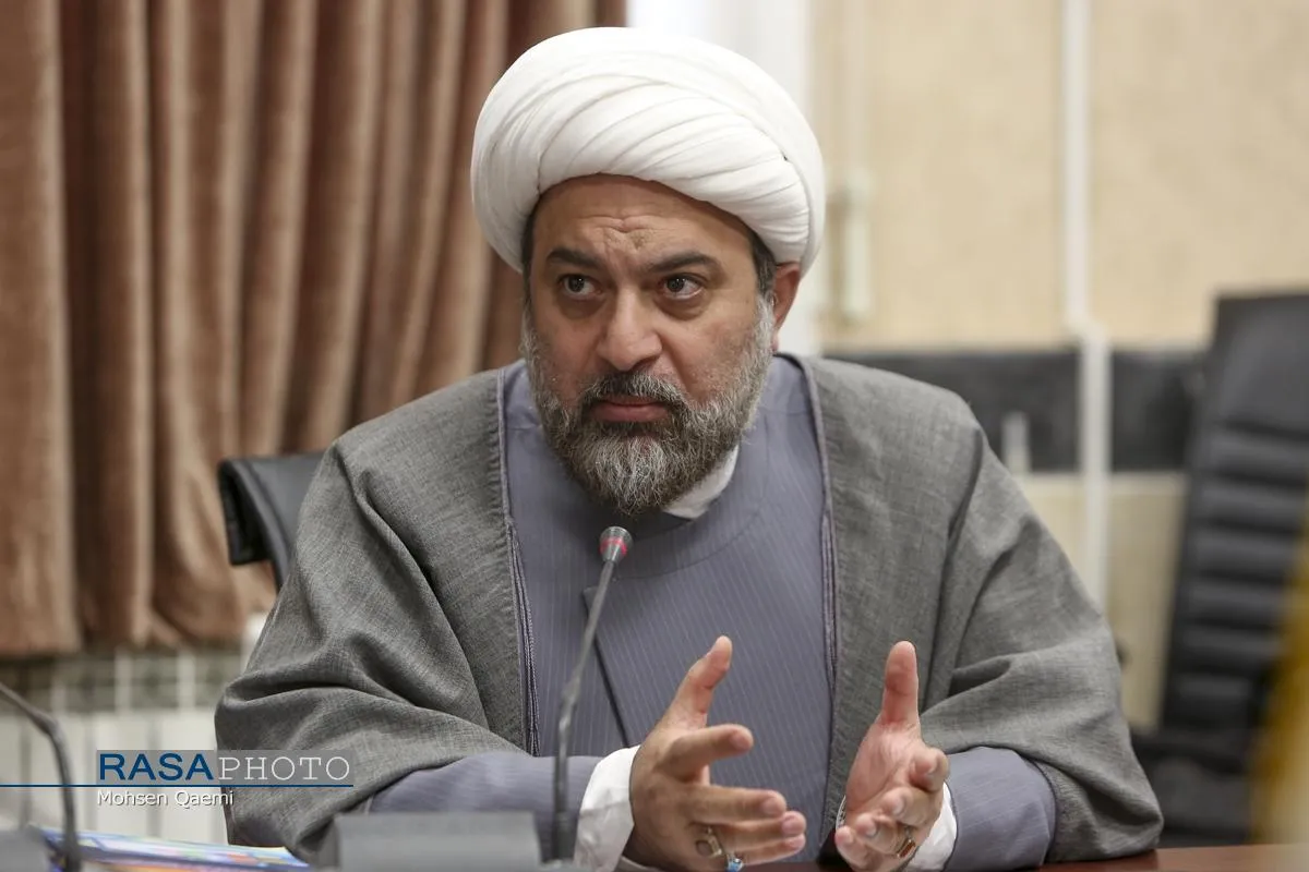 نشست نقش حوزه در تامین محتوای دینی برای هنرمندان