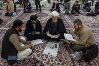 پیشگامان حوزوی انقلاب | حجت الاسلام محمد علی، ولی زاده تبریزی متولد ۱۳۳۱ در سال ۱۳۴۸ وارد حوزه علمیه گردید. طلبه انقلابی، حضور موثر در دیوار نویسی&zwnj;ها و پخش اعلامیه&zwnj;های حضرت امام خمینی (ره) و شرکت در راهپیمائی&zwnj;ها