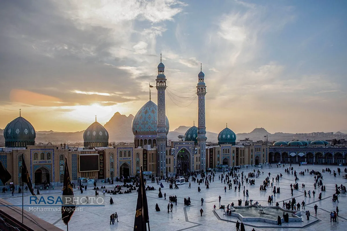 مسجد مقدس جمکران؛ تجلی&zwnj;گاه وحدت و انتظار