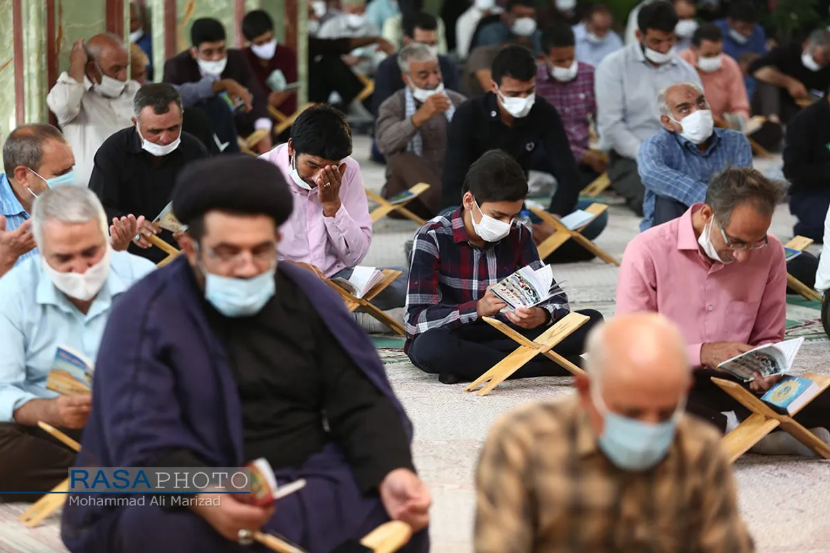 مراسم دعای عرفه با رعایت بهداشت در حرم امام زاده هلال بن علی