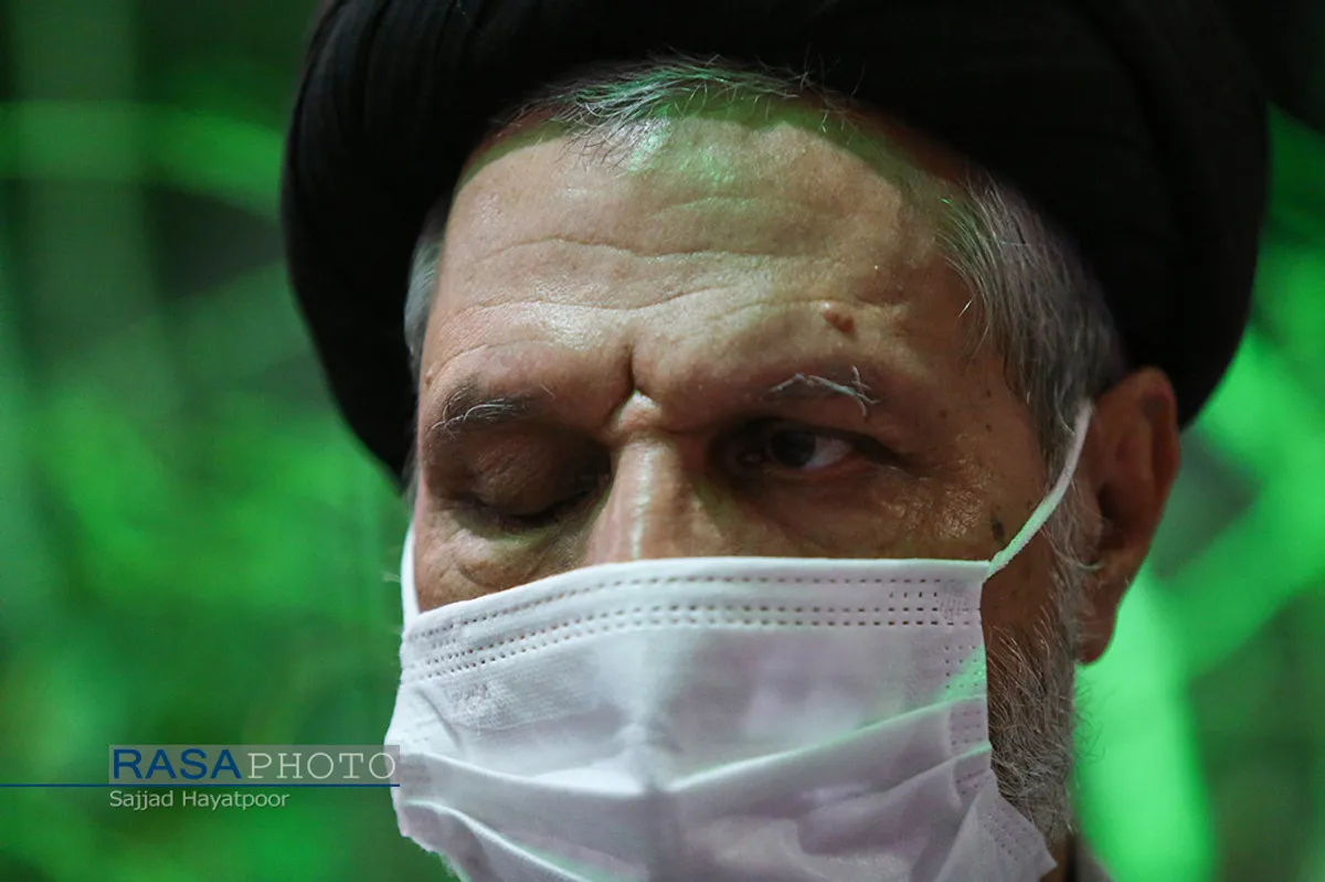 حضور تعدادی از طلاب جانباز در بیت امام راحل (ره)