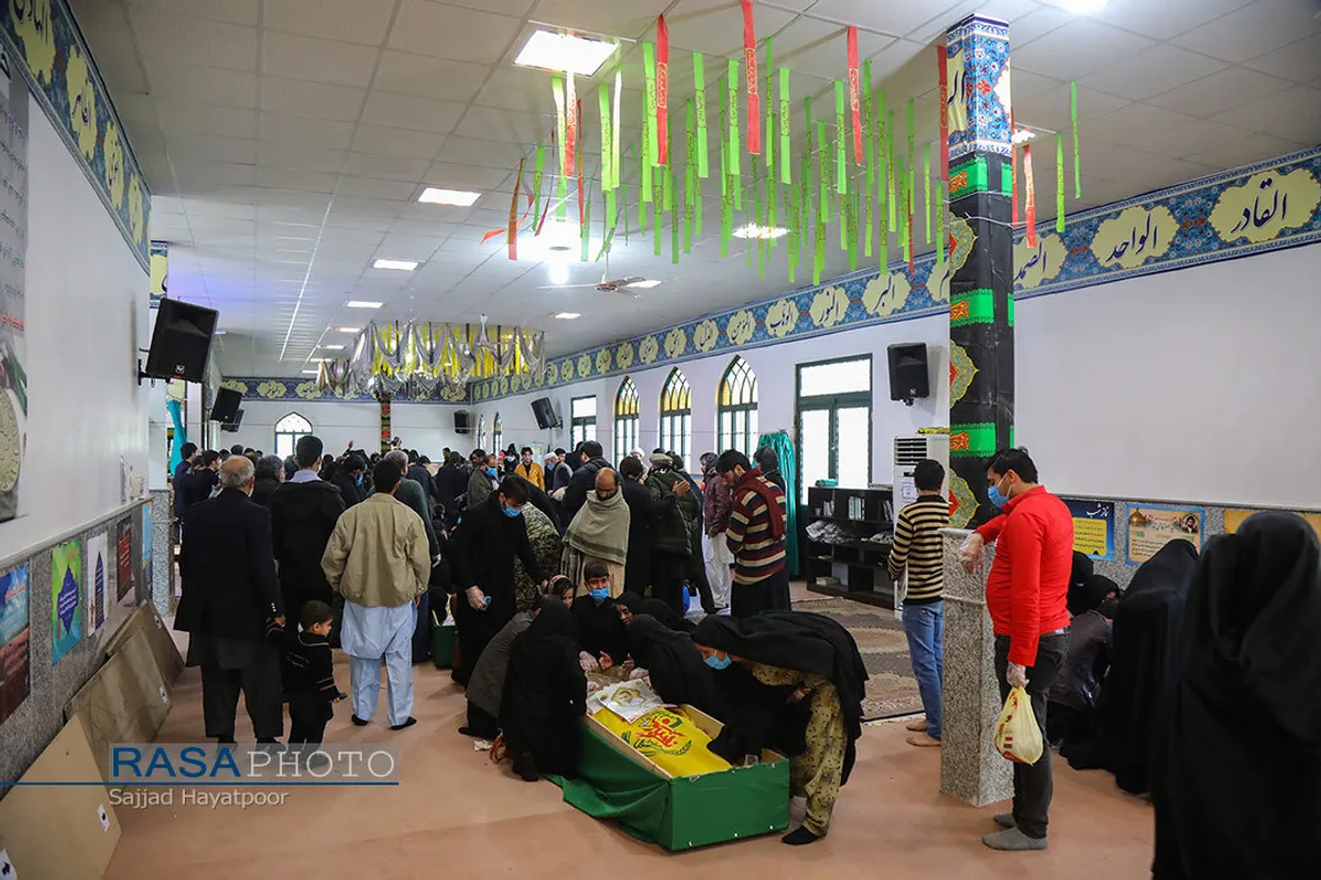 وداع و تشیع پیکر ۱۱ شهید مدافع حرم در قم&lrm;