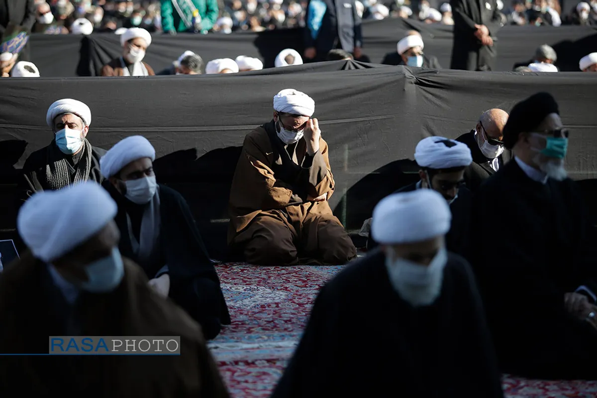 تشییع پیکر علامه آیت&zwnj;الله محمدتقی مصباح یزدی در حرم امام رضا (علیه السلام)