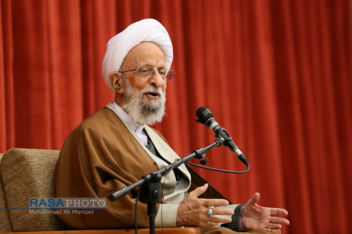 دیدار جمعی از طلاب مدارس علمیه قم با آیت الله مصباح یزدی