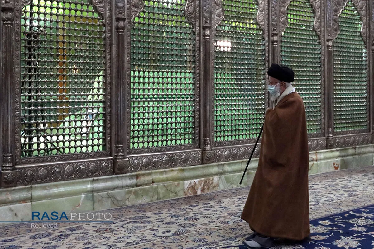 حضور مقام معظم رهبری در مرقد مطهر امام خمینی (ره) و گلزار شهیدان