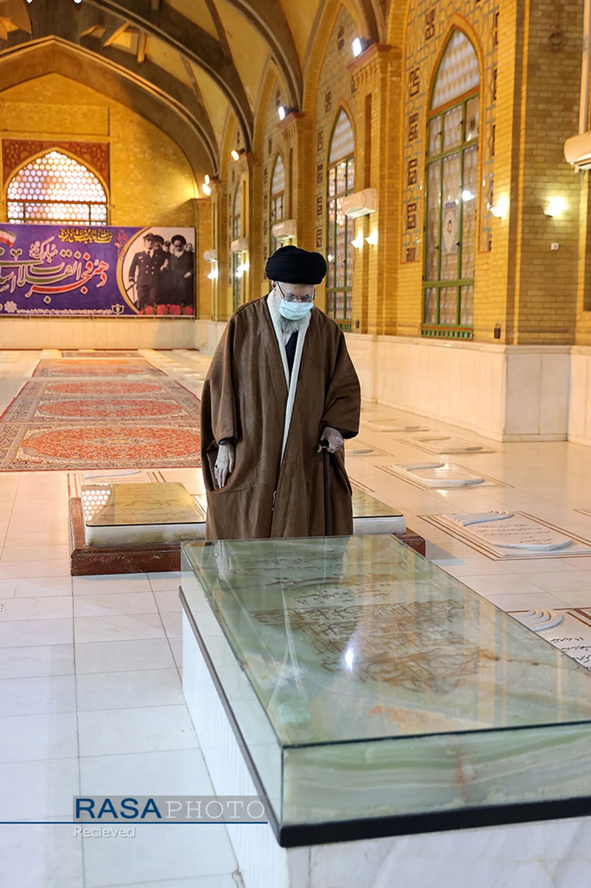 حضور مقام معظم رهبری در مرقد مطهر امام خمینی (ره) و گلزار شهیدان
