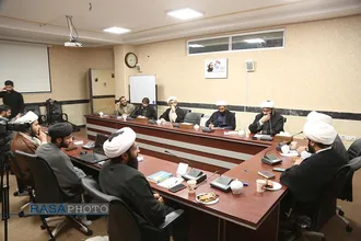 نشست هم اندیشی راهکارهای روایت سازی حوزوی از گفتمان مقاومت