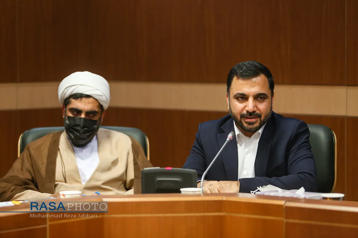دیدار وزیر ارتباطات و فناوری اطلاعات با مراجع تقلید و علما قم&lrm;&lrm;