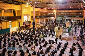 عزاداری شب سوم محرم و وداع با پیکر روحانی شهید مالامیری در حرم کریمه اهلبیت (ع)
