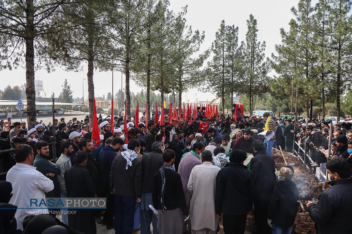 وداع و تشیع پیکر ۱۱ شهید مدافع حرم در قم&lrm;