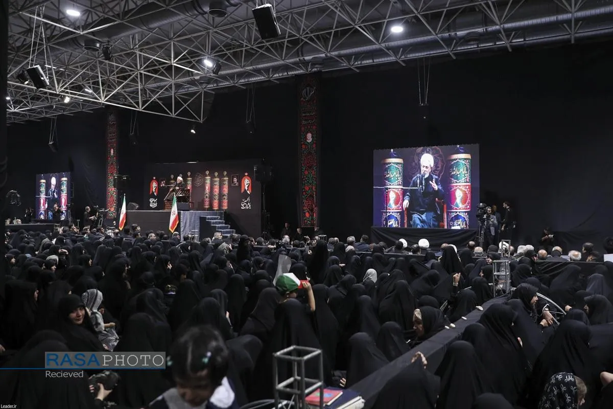 مراسم عزاداری شب تاسوعا در جوار محل شهادت رهبر شهید انقلاب اسلامی