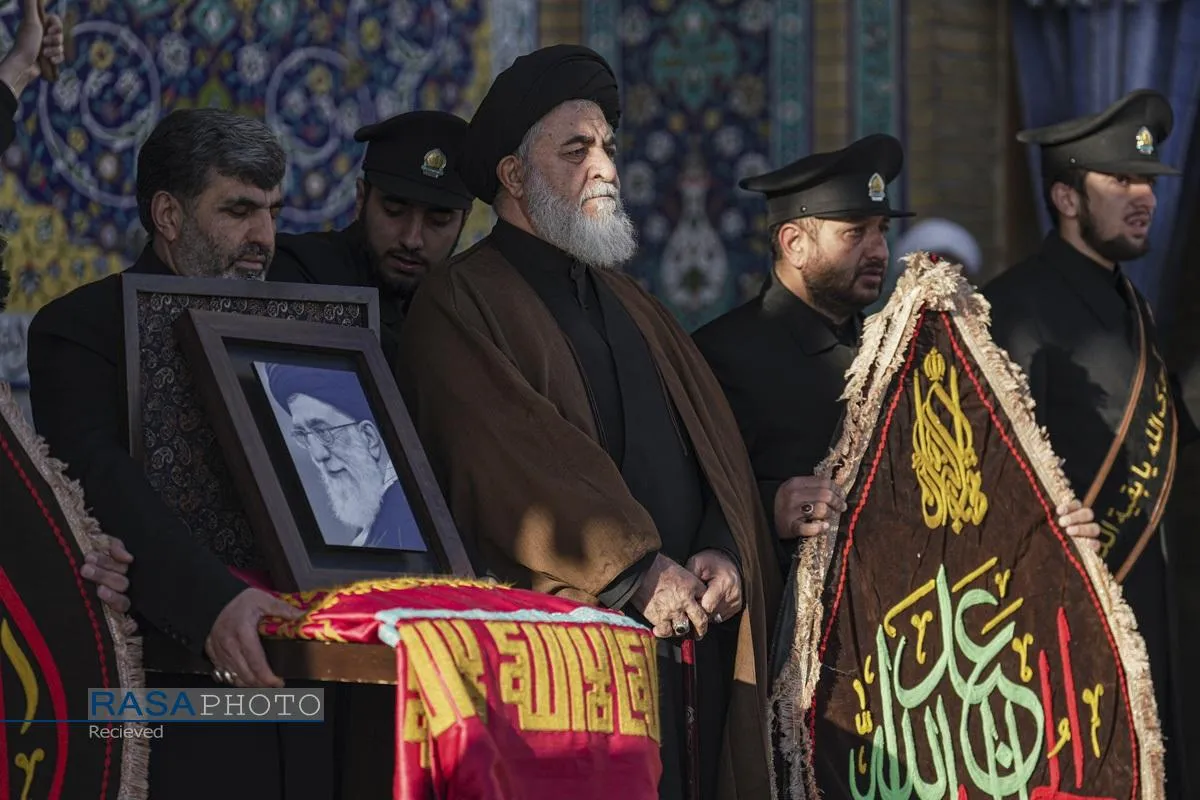 آئین تعویض پرچم مسجد مقدس جمکران در پی شهادت حضرت آیت&zwnj;الله&zwnj;العظمی خامنه&zwnj;ای (قدس&zwnj;سره)