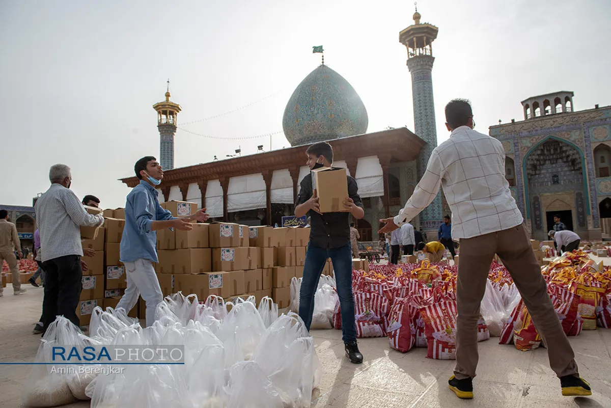 توزیع ۸۲ هزار بسته معیشتی در دومین مرحله رزمایش کمک مؤمنانه در شیراز&lrm;
